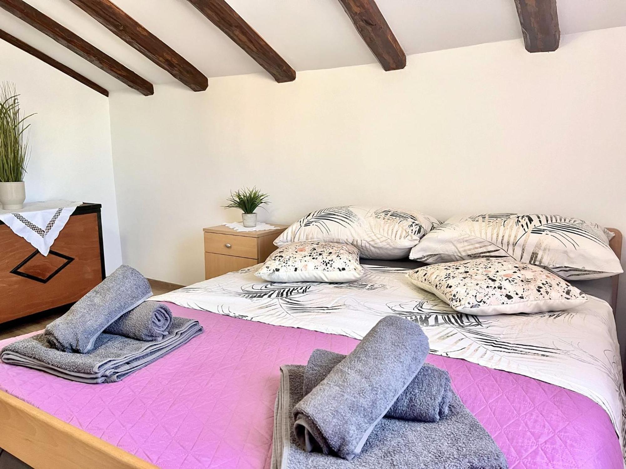 Apartments Ares Rovinj Buitenkant foto